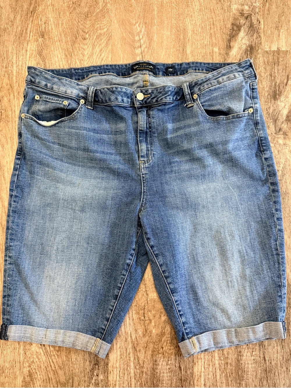 Lucky Brand Ginger Bermuda Cuffed Denim Jean Short Sz 22W Medium Wash
